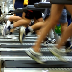 Najbolje HIIT vježbe na traci za gubitak sala Najbolje HIIT vježbe na traci za gubitak sala