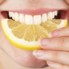 Snaga prirode: Izbijelite zube bez stomatologa Snaga prirode: Izbijelite zube bez stomatologa
