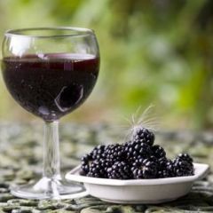 Kupinovo vino - čaša zdravlja Kupinovo vino - čaša zdravlja