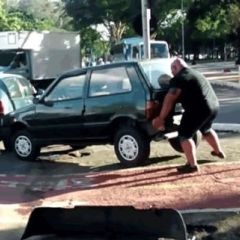 Ovako izgleda kada se jedan strongman naljuti Ovako izgleda kada se jedan strongman naljuti