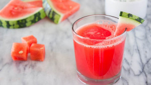 Pripremite osvježavajući sok od lubenice
