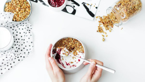 Jogurt i hrana bogata vlaknima predstavljaju jednu od najzdravijih kombinacija