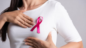Redovno provjeravajte sami: Simptomi i rani znakovi raka dojke