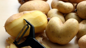 U kori se nalazi najviše hranjivih sastojaka: Kako krompir pomaže vašem zdravlju?