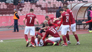 Duel lidera i fenjeraša na Koševu, na Tušnju debituju novi treneri