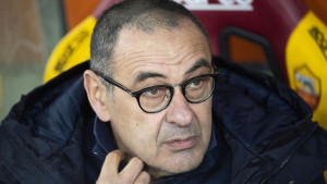 Sarrija dočekao uvrjedljiv transparent: Kopile, skinuo si gaće...