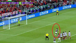 Svi pričaju o najčudnijem zaletu ikad viđenom u fudbalu, nikome na stadionu ništa nije bilo jasno