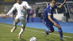 Poljuljana atmosfera u svlačionici Trikolora: Mbappe nije mogao da šuti i poslao je poruku Giroudu