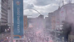 U Londonu je već pravo ludilo