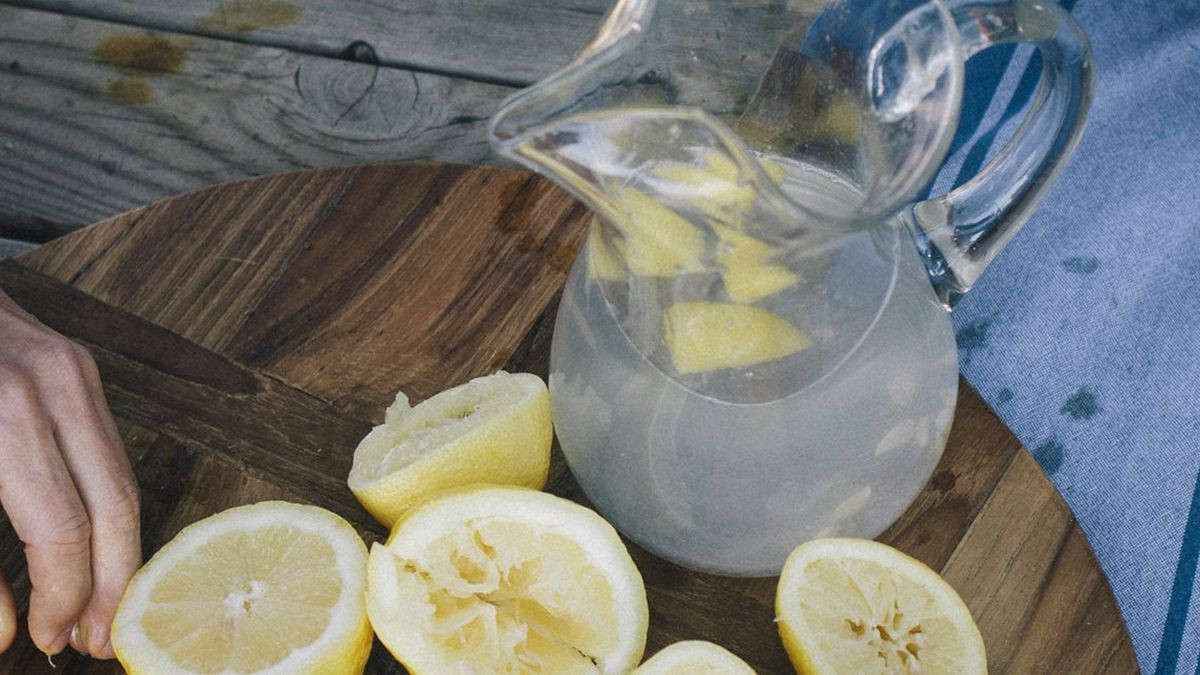 Koristi unosa vode s limunom