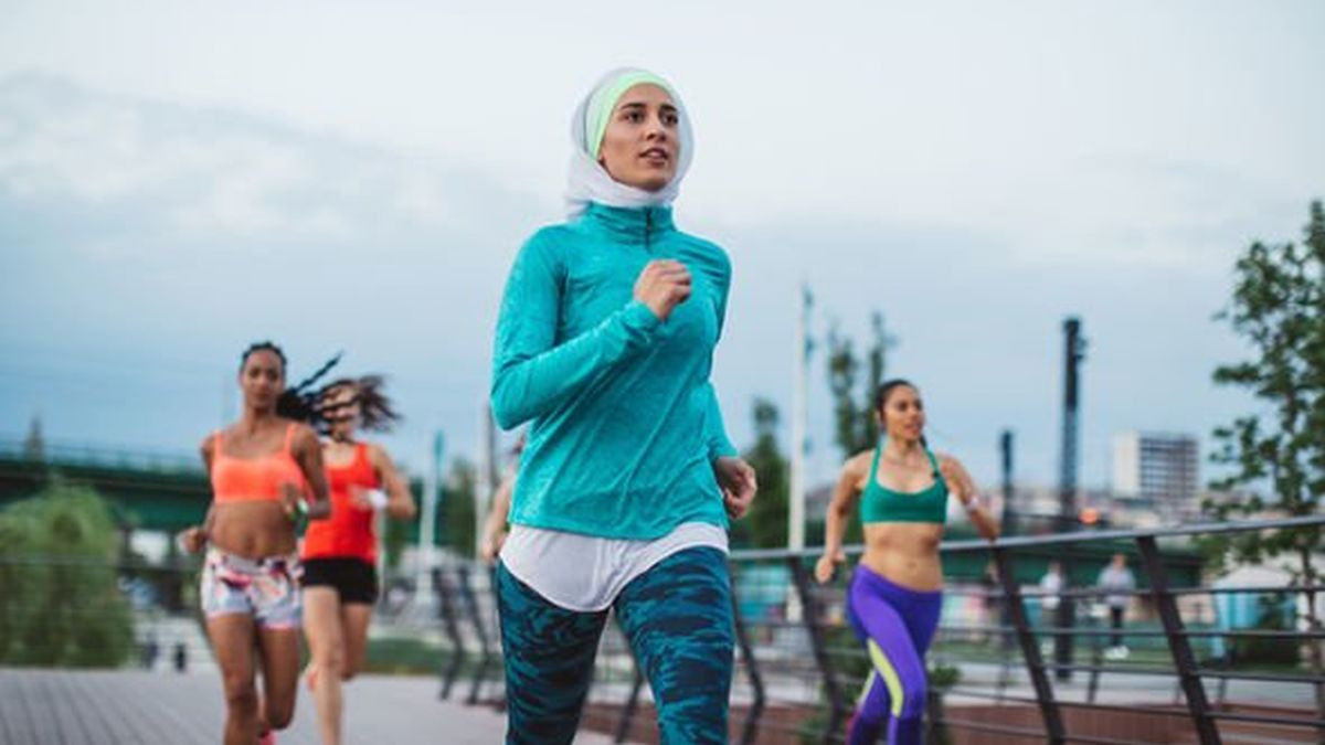 Poznati proizvođač sportske opreme neće prodavati sportski hidžab u Francuskoj