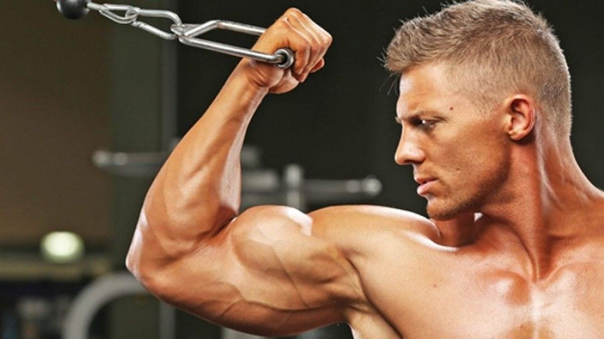 Tri trika koje profesionalci koriste za efikasniji razvoj bicepsa