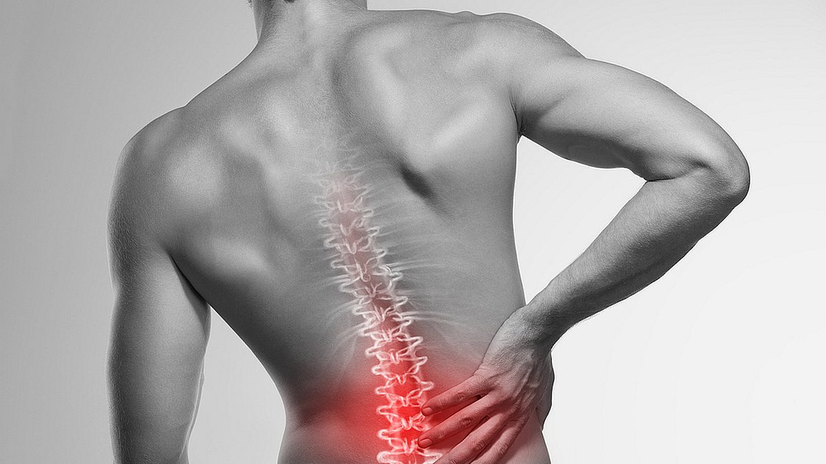 Jednostavni trikovi koji će vam olakšati bol u leđima