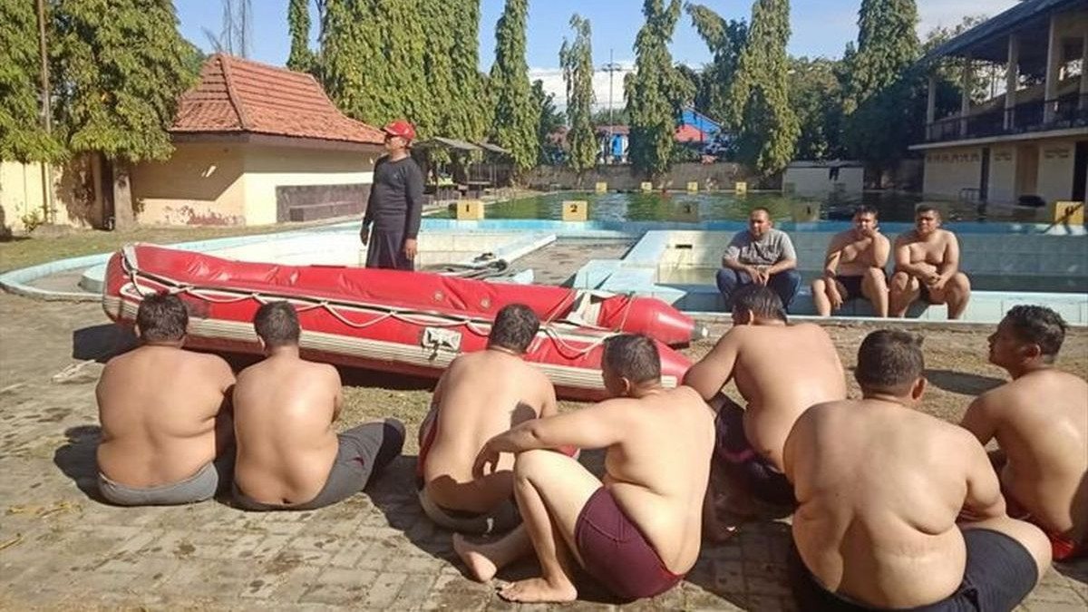 Kraj za debele policajce: Indonezija uvodi posebni fitness program kako bi se vratili u formu Kraj za debele policajce: Indonezija uvodi posebni fitness program kako bi se vratili u formu