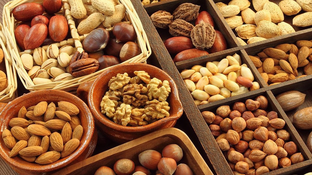 Orašasti plodovi - izvor Omega 3 masnih kiselina Orašasti plodovi - izvor Omega 3 masnih kiselina