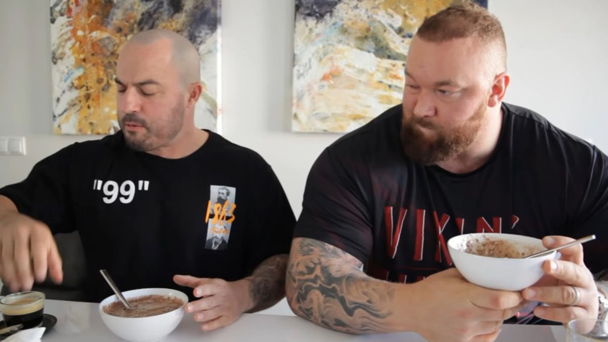 Cheat day kakav nije viđen: Thor Bjornsson pojeo hranu od čak 17.000 kalorija Cheat day kakav nije viđen: Thor Bjornsson pojeo hranu od čak 17.000 kalorija