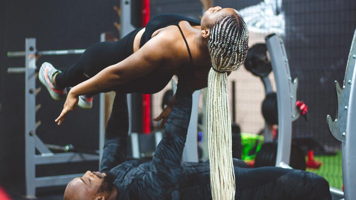 Intenzivni kombinovani trening za fitnes parove Intenzivni kombinovani trening za fitnes parove