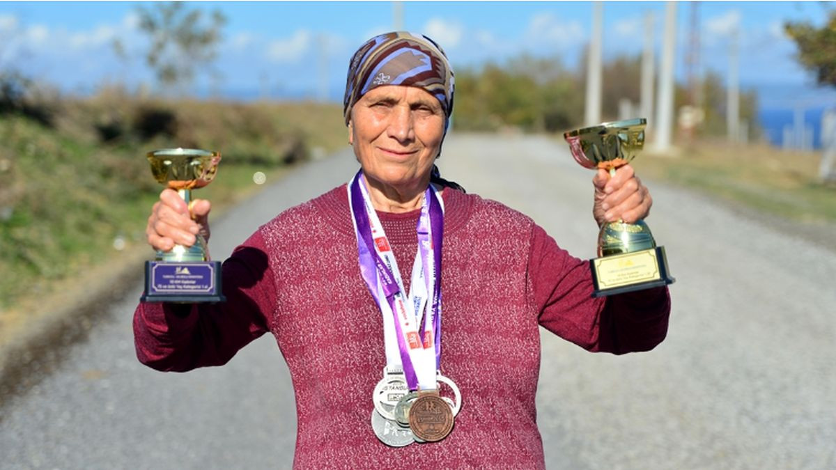Dokaz da nikad nije kasno: U 76. godini počela trčati i već istrčala šest maratona! Dokaz da nikad nije kasno: U 76. godini počela trčati i već istrčala šest maratona!
