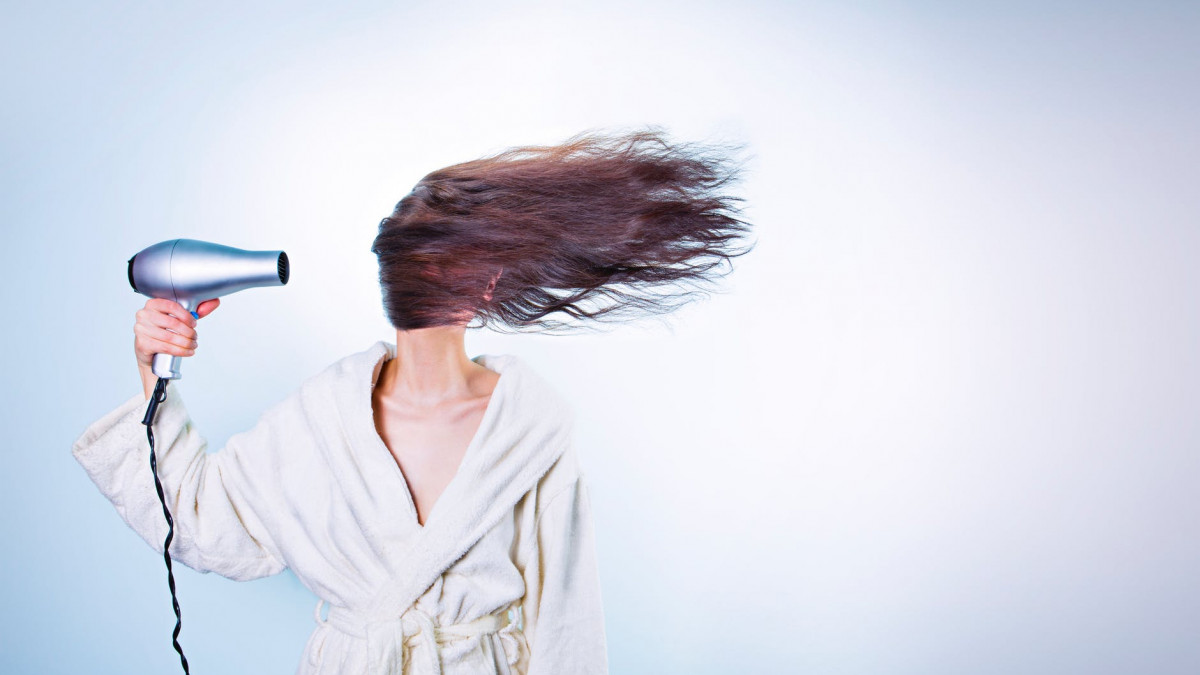 Opasne posljedice spavanja s mokrom kosom