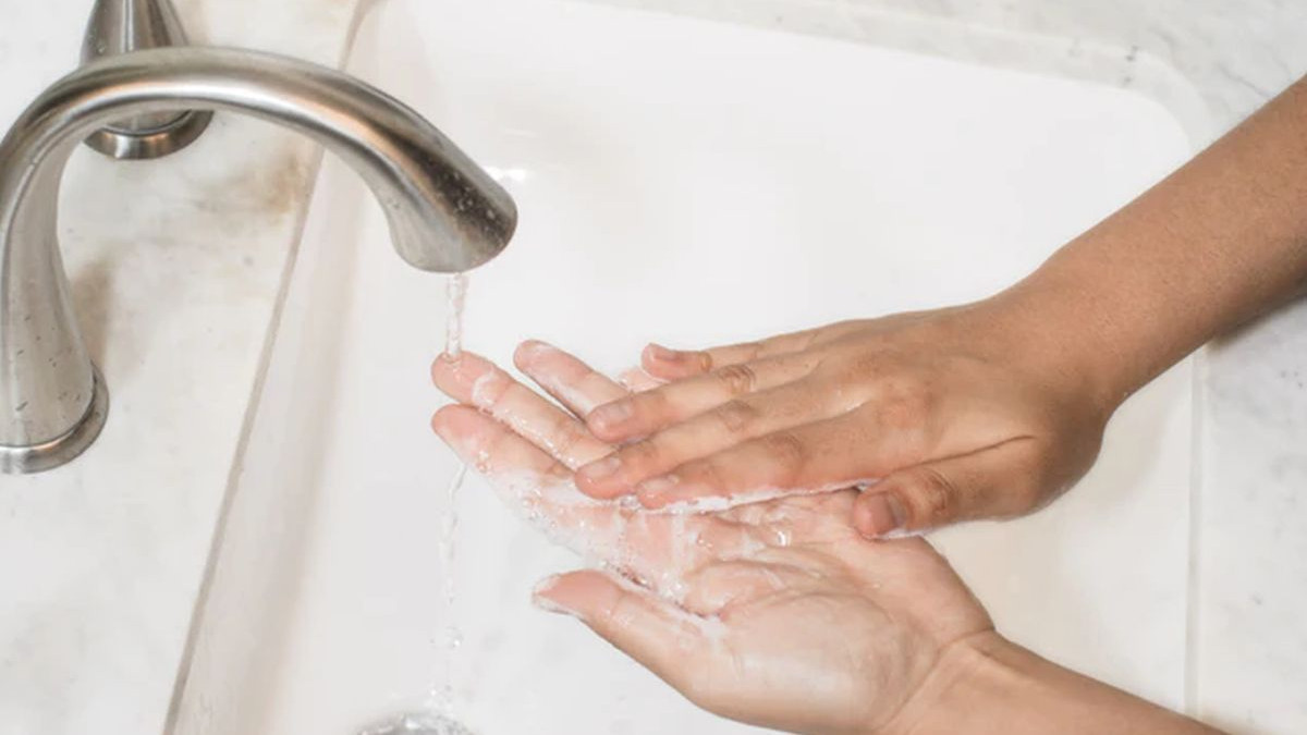 Pranje ruku: Čin koji spašava i od zaraze ebolom