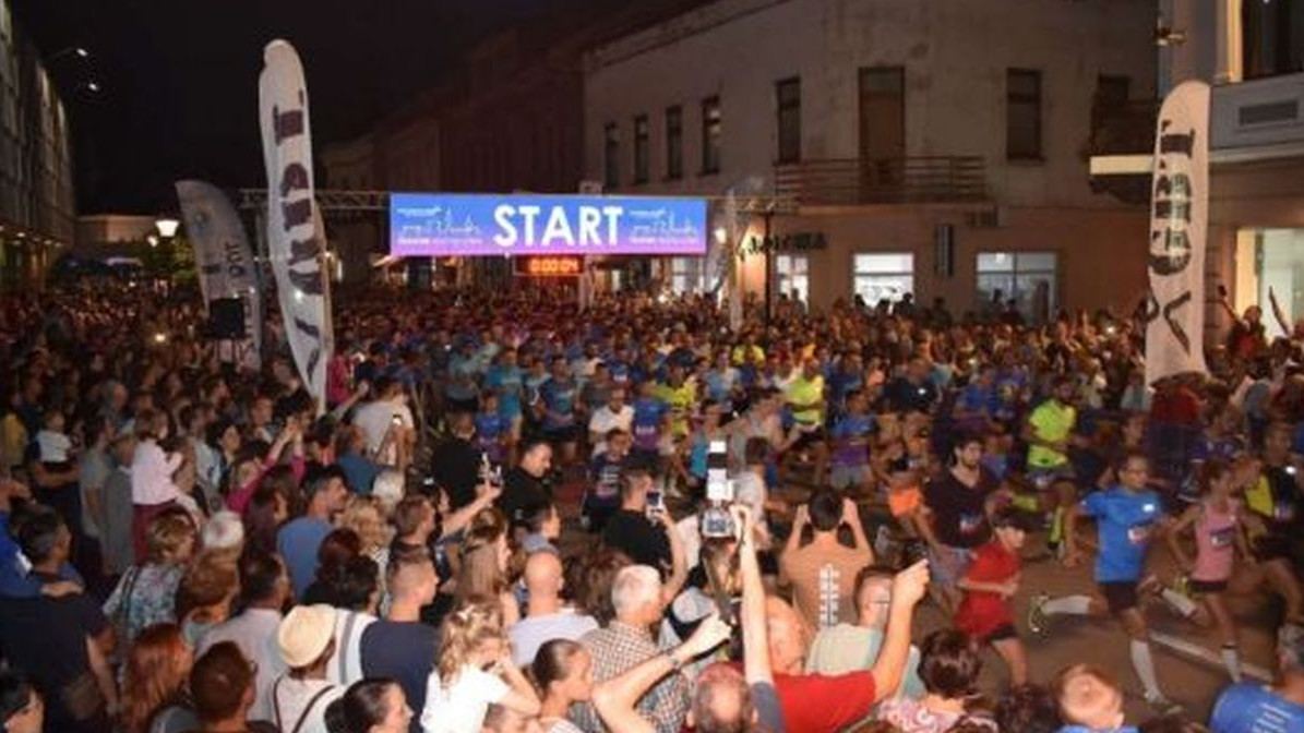 1100 trkača na 3. Pharmamed Travnik noćnoj utrci