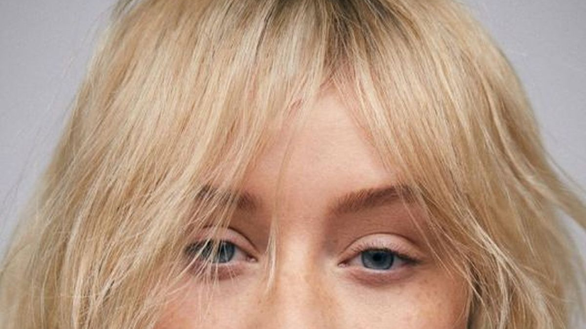 Christina Aguilera bez šminke na naslovnici