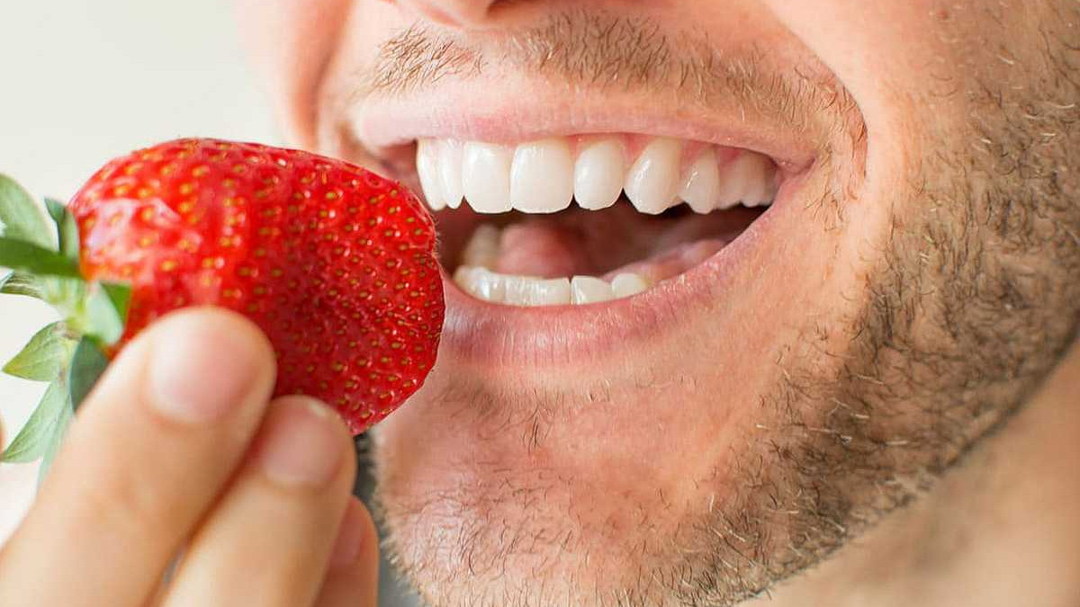 Blistavo bijeli osmijeh: 7 namirnica koje su izvrsne za vaše zube