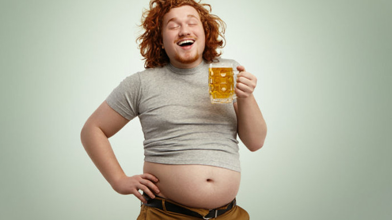 Pivski stomak: Zašto je loš za vas i kako ga se riješiti?