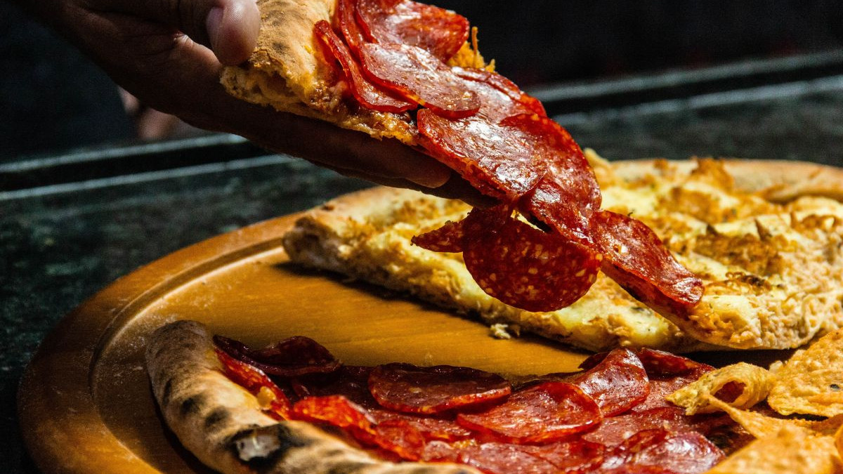 Oprezno sa pizzom: Pet razloga zašto je nije dobro pretjerano jesti