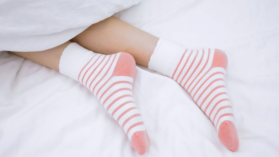 Da li nošenje mokrih čarapa na spavanje može izliječiti prehladu?