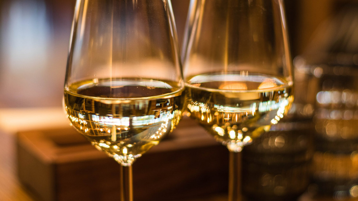 Šta vam se događa u tijelu kada pijete bijelo vino? Šta vam se događa u tijelu kada pijete bijelo vino?