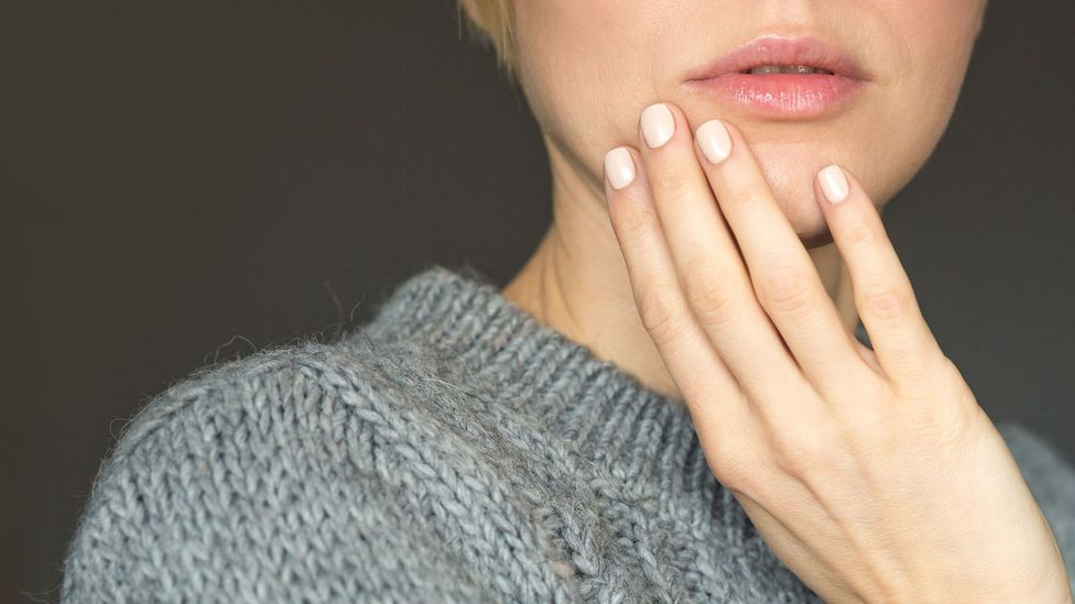 Trikovi uz koje ćete manje dodirivati lice rukama Trikovi uz koje ćete manje dodirivati lice rukama