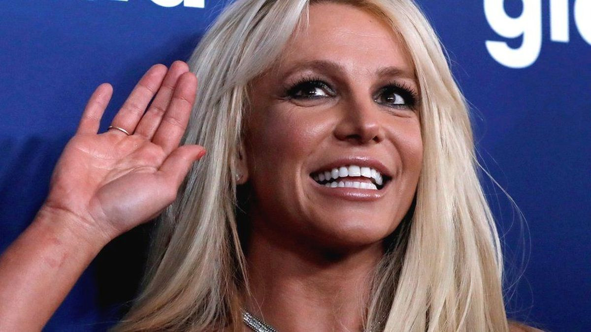 Psiholozi pronašli odgovor: Zašto Britney Spears objavljuje fotografije na kojima je potpuno gola Psiholozi pronašli odgovor: Zašto Britney Spears objavljuje fotografije na kojima je potpuno gola
