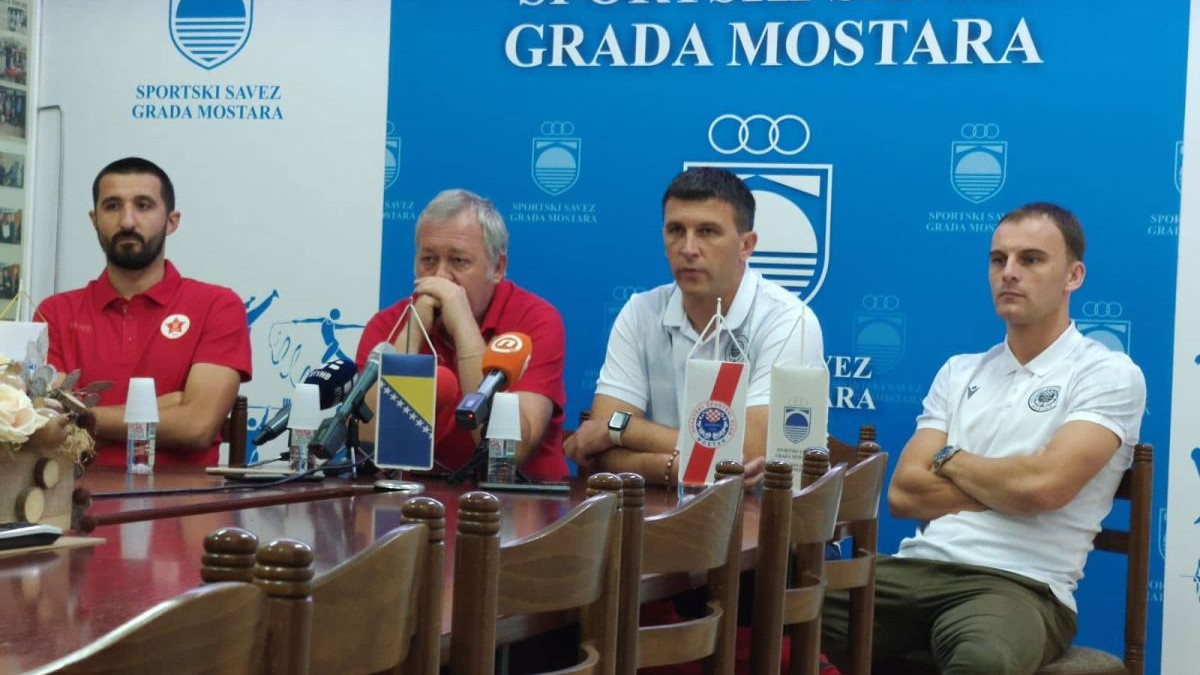 Sergej Jakirović smatra da su šanse 50:50, Amar Osim bi da se emocije ostave po strani