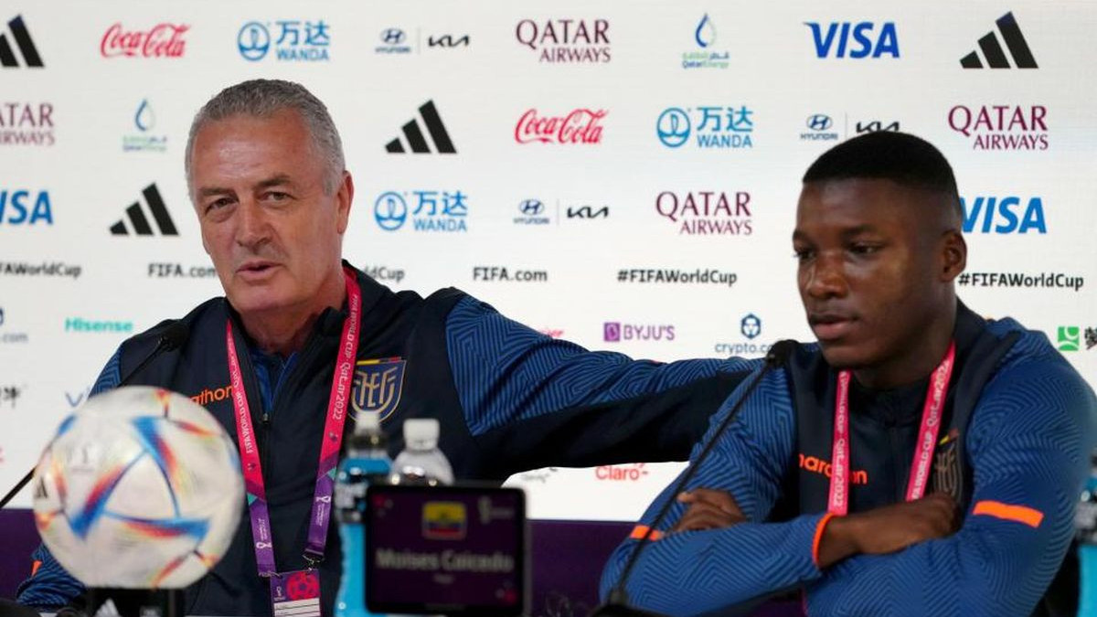 Muk na press konferenciji Ekvadora: Igrač blijedo gledao, selektor na kraju "gasio požar"