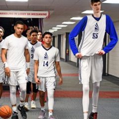 Samo jedan NBA igrač je viši od ovog tinejdžera Samo jedan NBA igrač je viši od ovog tinejdžera