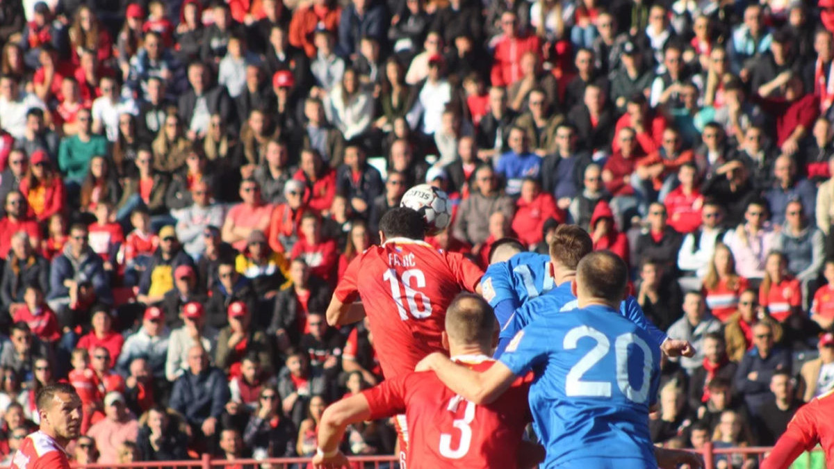 Koliko je ljudi posjetilo stadione Premijer lige prvog dana nastavka?