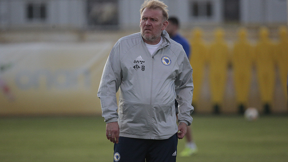 Bivši selektor BiH u rizičnoj grupi: Prosinečki zbog koronavirusa ne može na isti let kao ekipa