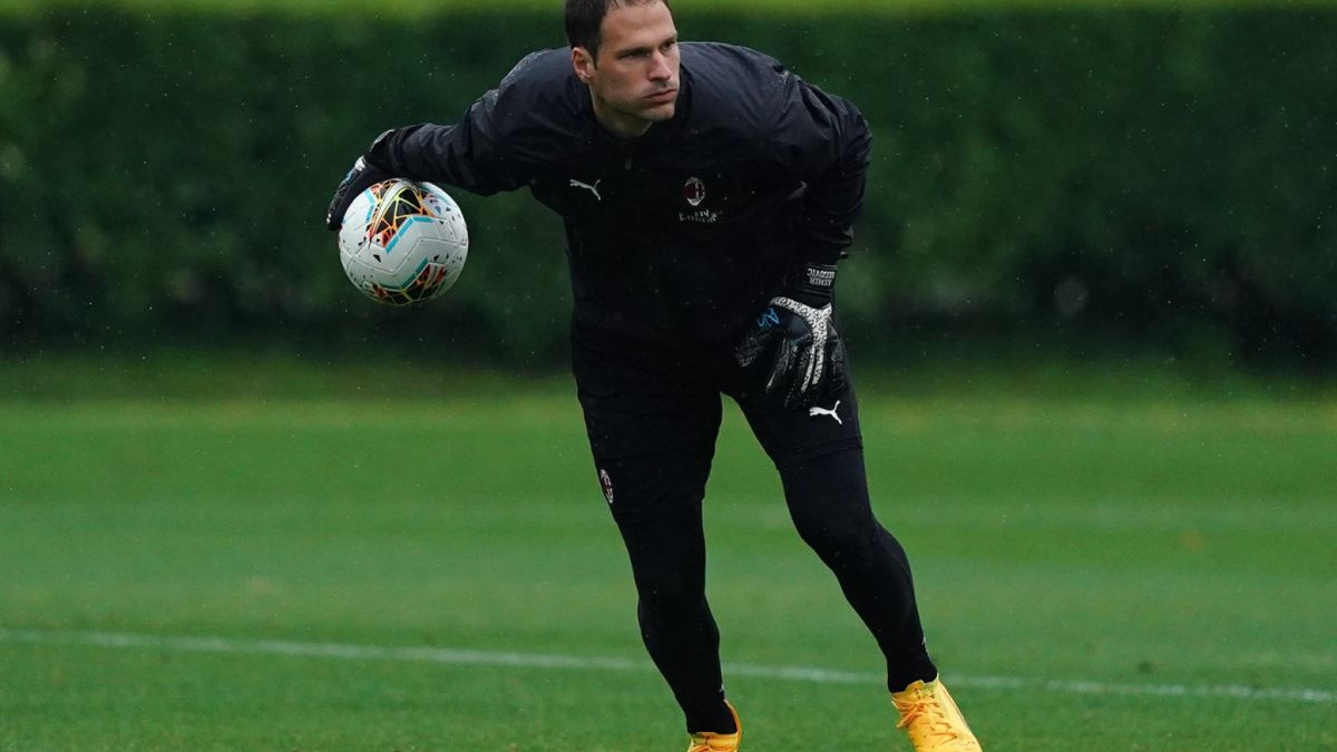 Turbulentan dan u Milanellu: I Begović je bio umiješan u žestoku raspravu!