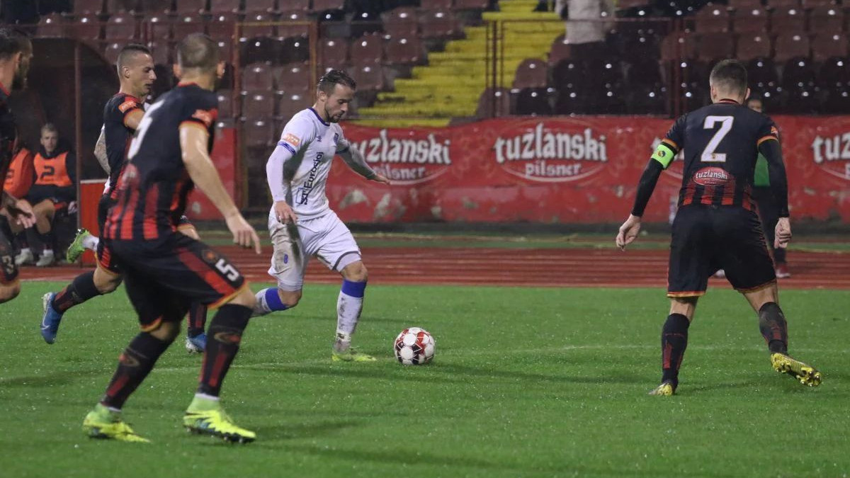 Pogledajte kvote za današnje mečeve Premijer lige: Jasno je ko su favoriti