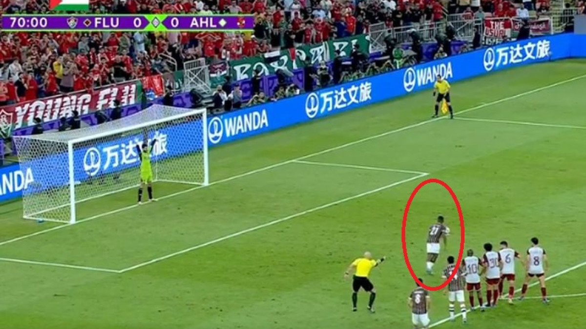 Svi pričaju o najčudnijem zaletu ikad viđenom u fudbalu, nikome na stadionu ništa nije bilo jasno