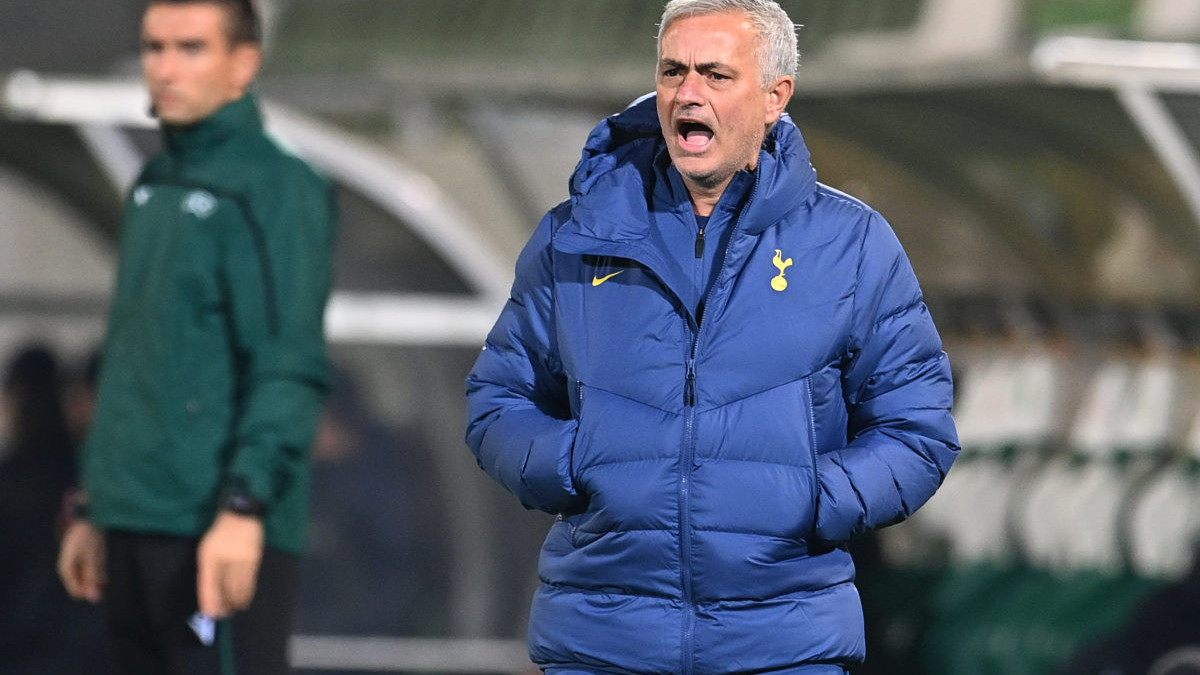 Mourinho večeras na oku drži šestoricu, a Džeko je prvi među njima