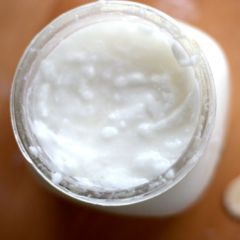 Soda bikarbona i kokosovo ulje za bijele zube Soda bikarbona i kokosovo ulje za bijele zube