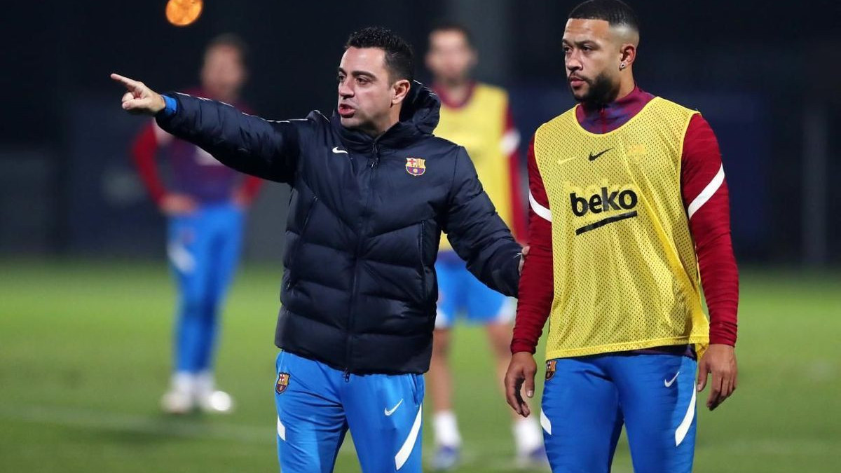 Barcelona pristala na razmjenu Depay - Correa, a onda su nazvali Xavija i ostali bez teksta