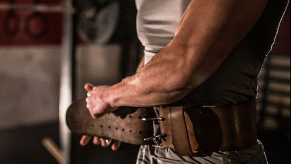 Kada je zaista potrebno nositi pojas za dizanje tegova?