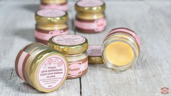 Tri jednostavna domaća balzama za usne