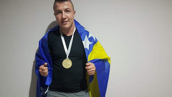 Konjičanka Almira Lizde odbranila titulu svjetske prvakinje u power liftingu