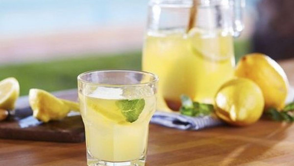 Domaća vitaminska voda za ravan stomak