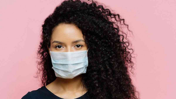 Akne nastale zbog nošenja maske: Kako izbjeći i tretirati maskne?