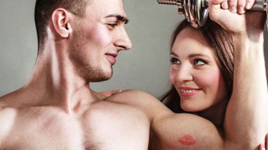 Zašto dame preferiraju mišićave momke?